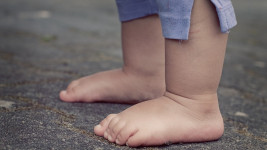 nohy feet-619399 960 720